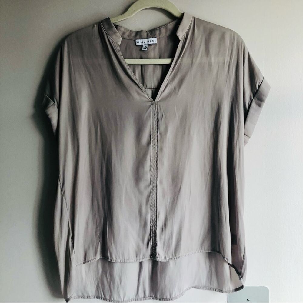 Miou Muse Silky Dropped Shoulder V-Neck Silver Gray Blouse Women's Size M - Picture 8 of 8